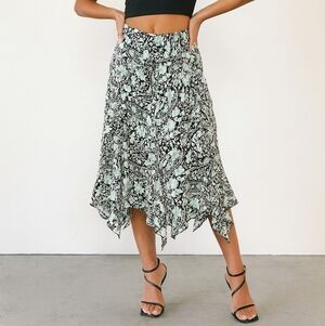 Y2K Studio Petites Floral Ruffle Skirt Size 8 P Asymmetrical Hem Midi